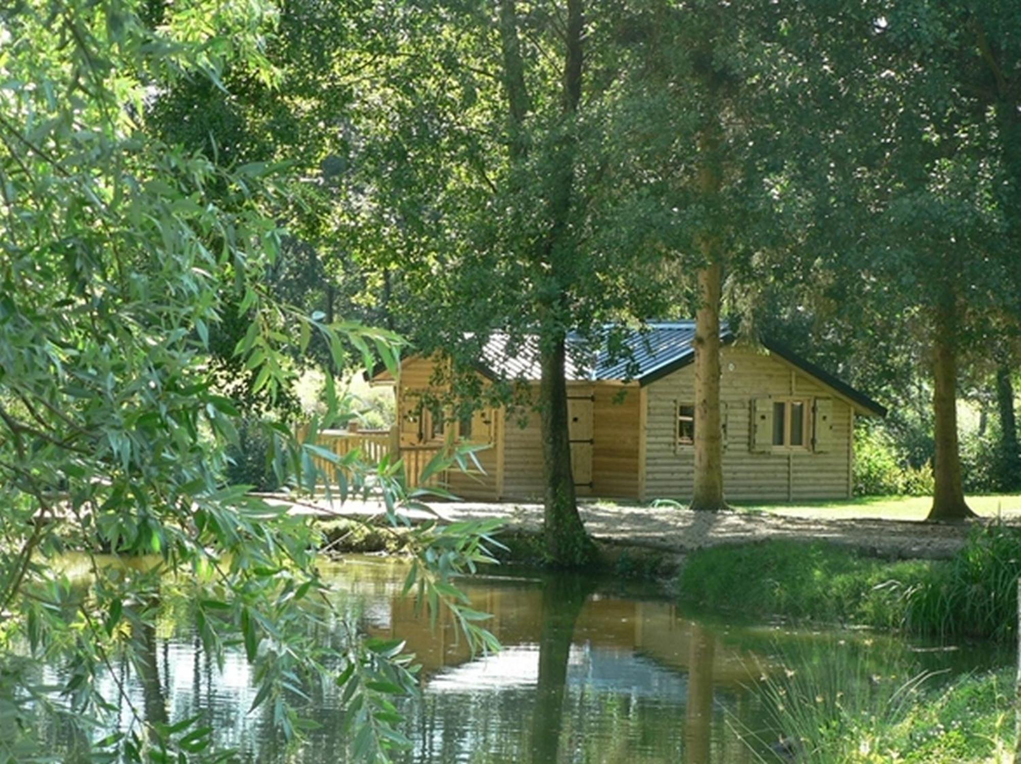 Etangs Du Moulin Hotell Suzy Eksteriør bilde