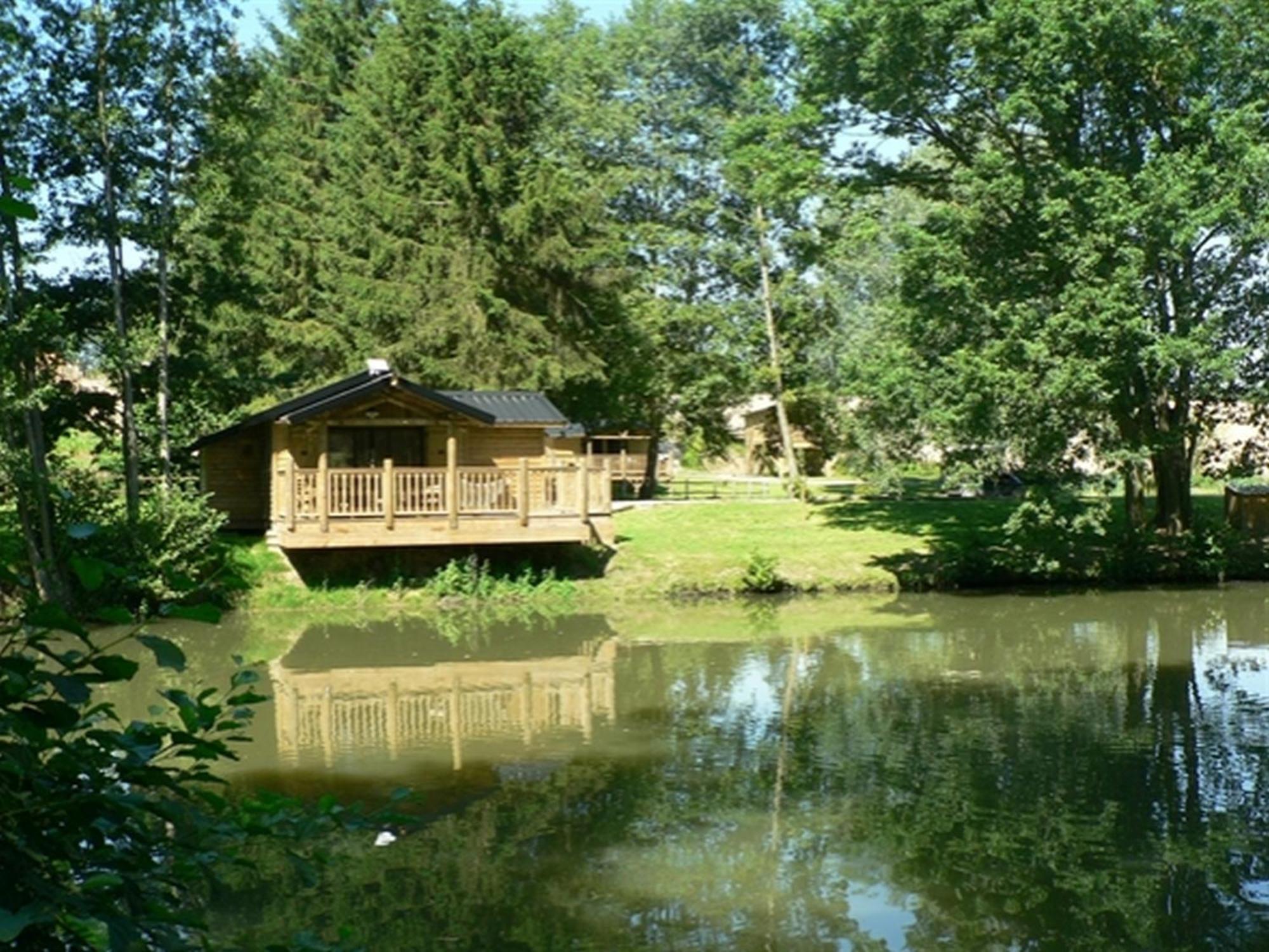 Etangs Du Moulin Hotell Suzy Eksteriør bilde