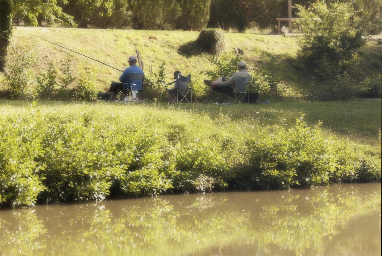 Etangs Du Moulin Hotell Suzy Eksteriør bilde